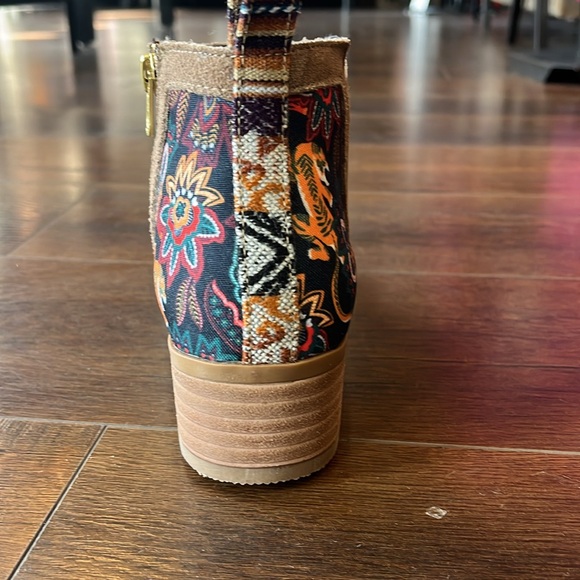 Inkkas Yukki Bootie - Picture 3 of 4